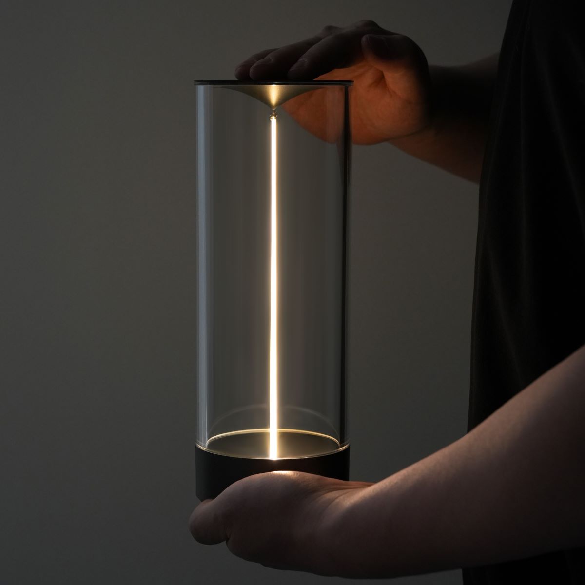 LumiRay – Modern Table Lamp with Enchanting Cylindrical Light Design