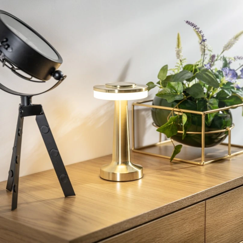 Lampe de table rétro sans fil avec lumière dimmable pour restaurant et salon