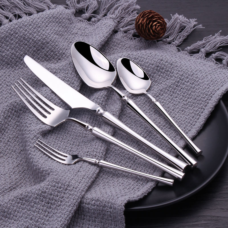 SerenaGlow – Luxury Cutlery Set with Refined Design