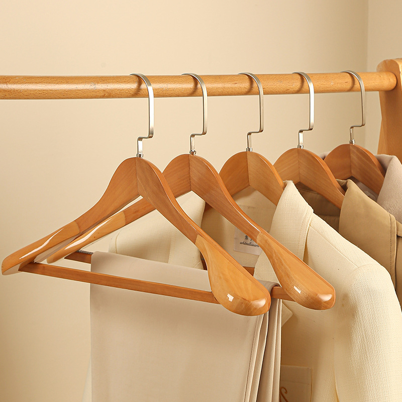 Oaklee Élite – Luxury Wooden Clothes Hangers with Refined Design