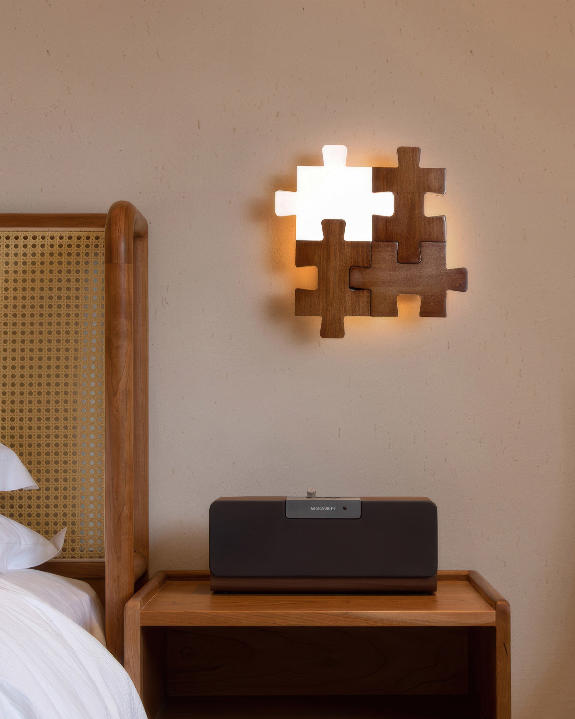 PuzzleGlow – Luxe LED Wandlamp met Speels Houten Design voor een Modern Interieur