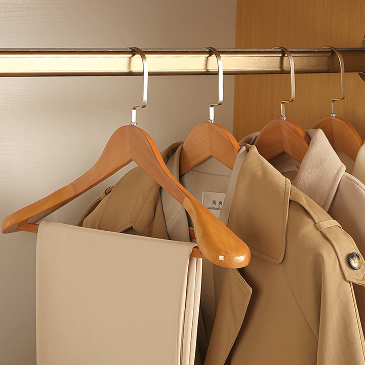 Oaklee Élite – Luxury Wooden Clothes Hangers with Refined Design