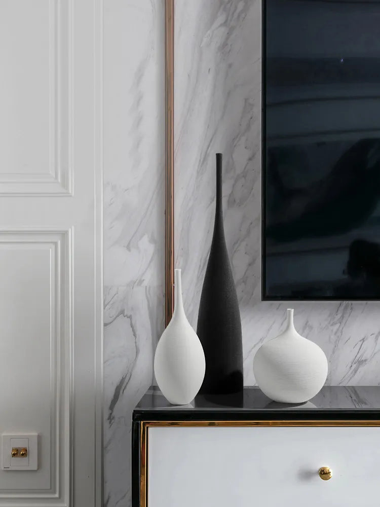 NordicForm – Scandinavian Minimalist Ceramic Vase with Timeless Elegance