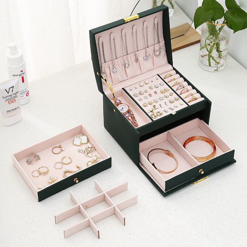 LumiVogue Luxe Jewelry Organizer – Stylish Travel Case for an Organized & Elegant Look