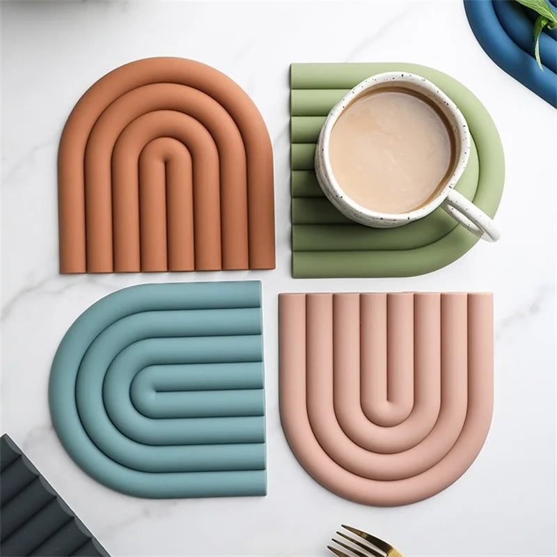 Lunora – Silicone Coaster Set with Heat Resistant Protection