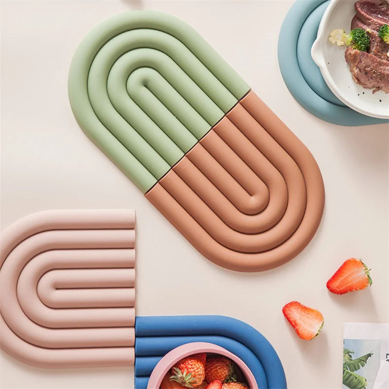 Lunora – Silicone Coaster Set with Heat Resistant Protection