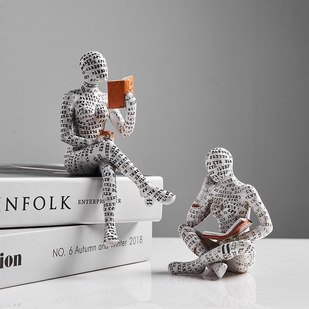 FiguraForm – Elegant Humanoid Sculptures with Iconic Design