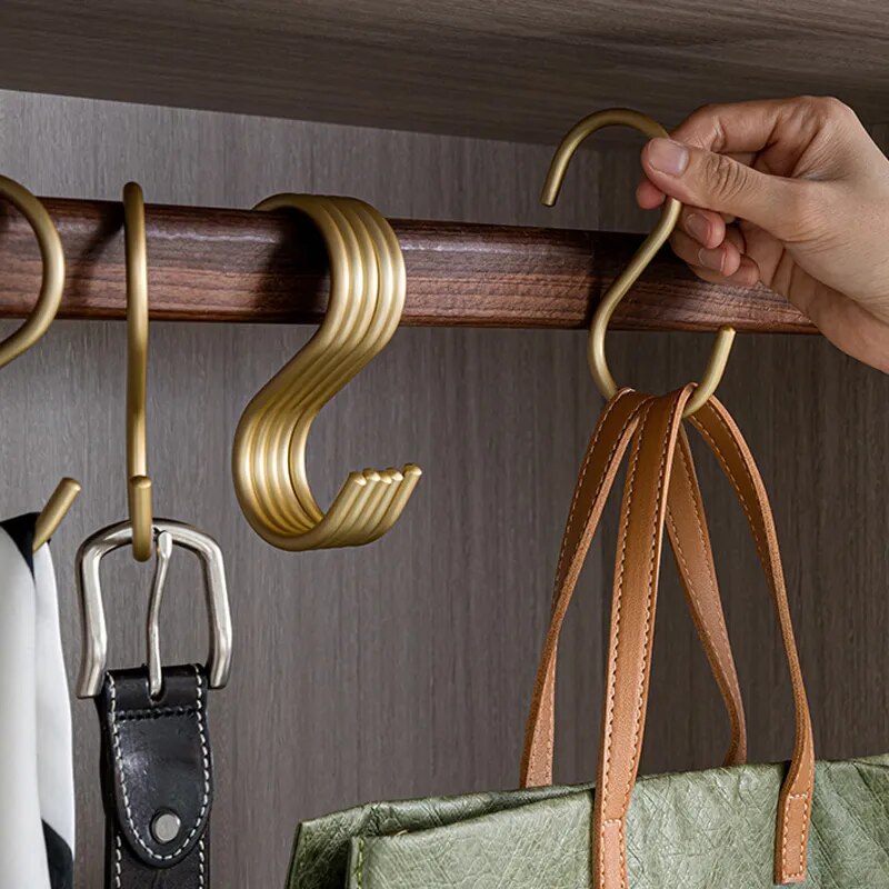 LineaLuxe – Premium Hooks with Elegant Look