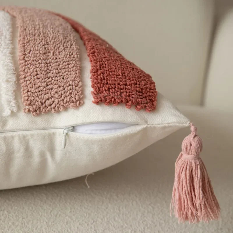 Sienna – Geometrische Tufted Kussenhoes met Borduursels & Luxe Textuur