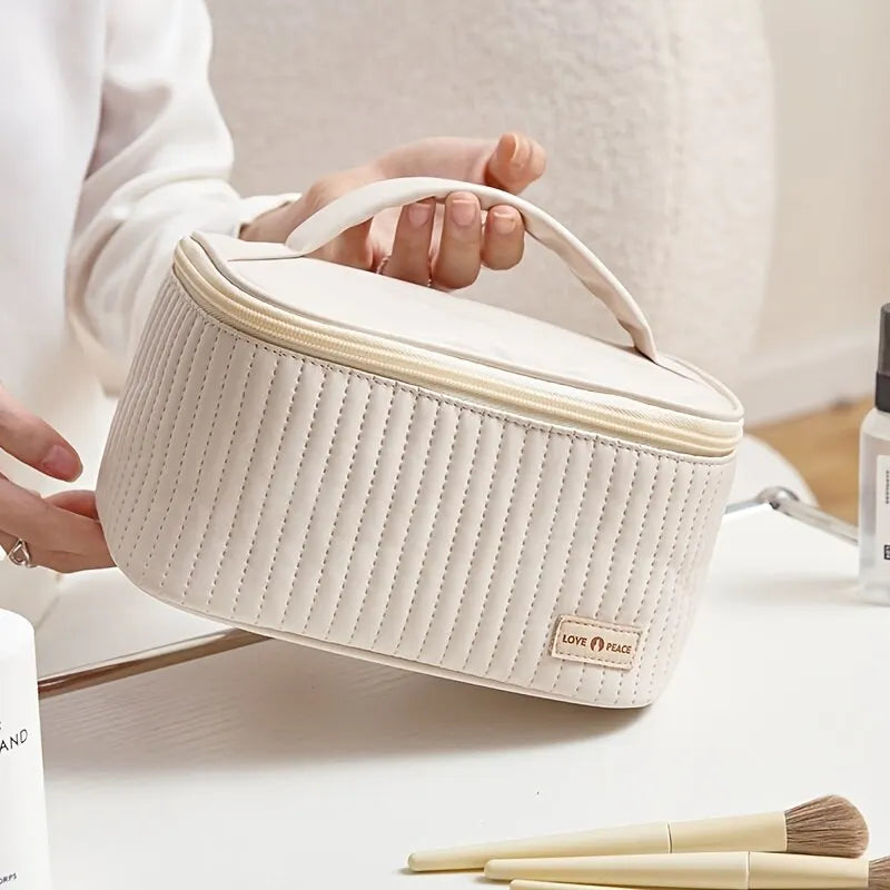 LumiÉclat Luxe Cosmetic Organizer – Stylish Makeup Bag for Elegant Travelers