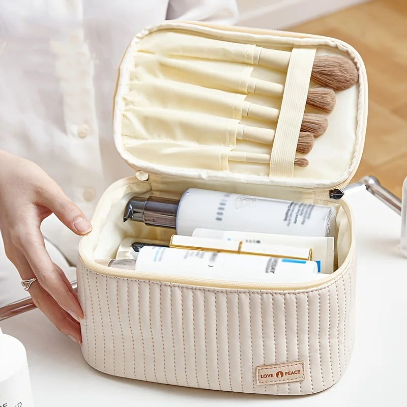 LumiÉclat Luxe Cosmetic Organizer – Stylish Makeup Bag for Elegant Travelers
