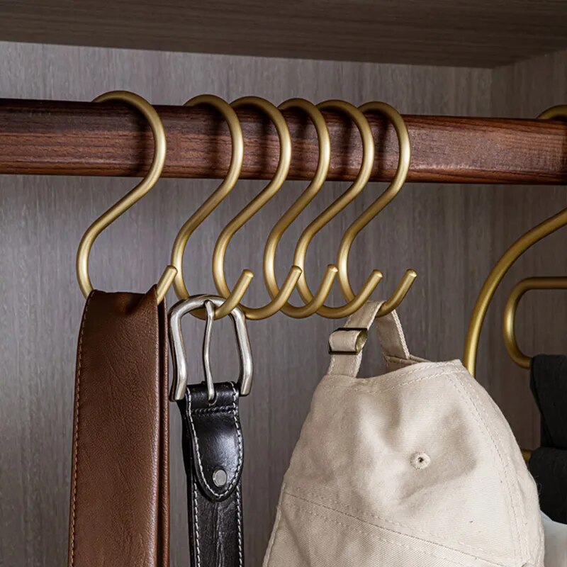 LineaLuxe – Premium Hooks with Elegant Look