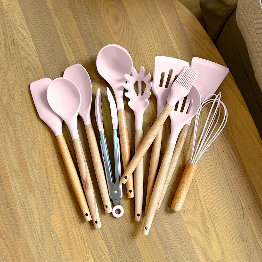 Set d’ustensiles de cuisine en silicone avec poignées en bois et têtes résistantes à la chaleur