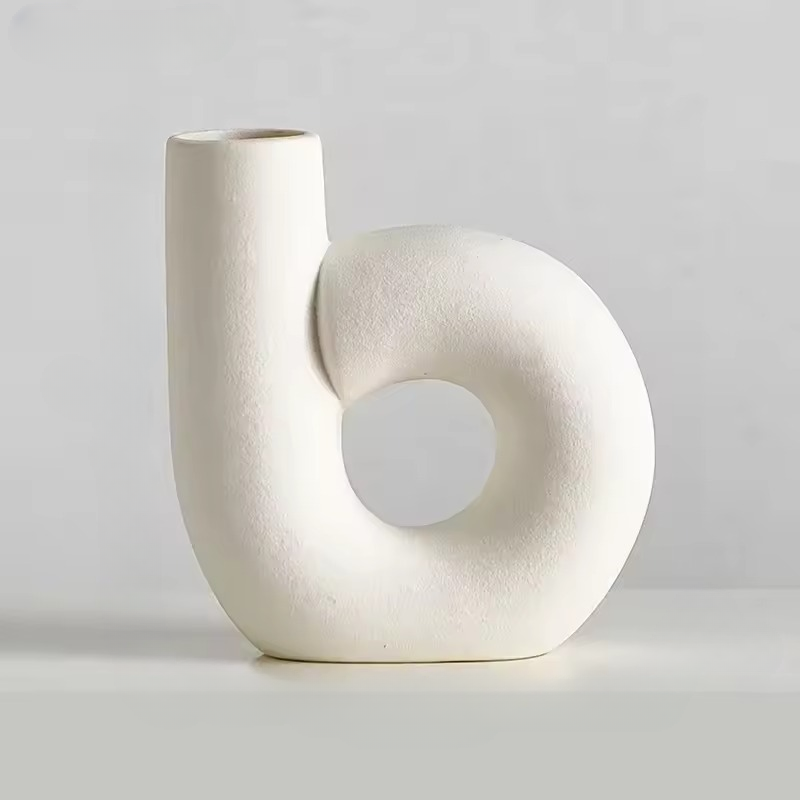LunaForma Luxe Porcelain Vase – Stylish Eyecatcher for a Modern Interior