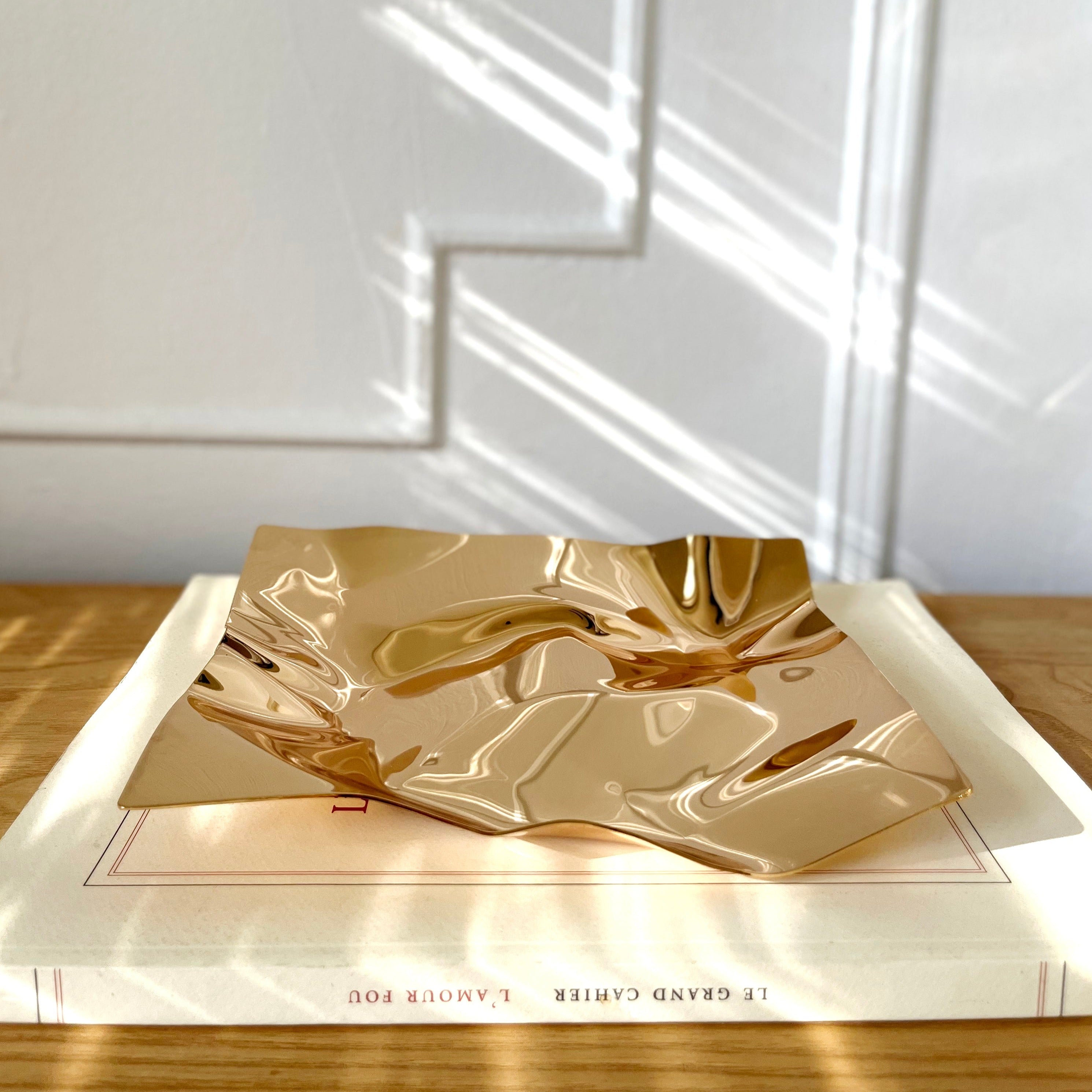 LustreCrush – Luxe Stainless Steel Tray with Unique Crumpled Design
