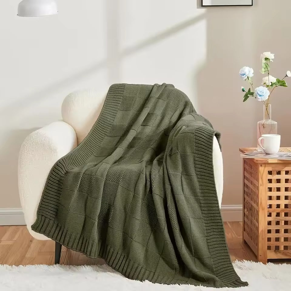 LunaWeave Luxe Knitted Throw – Soft Warmth & Timeless Style for a Serene Interior