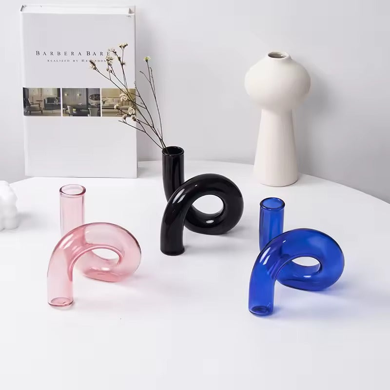 Aurelo Swirl Vase – Sculptural Glass Design Piece for a Modern Interior