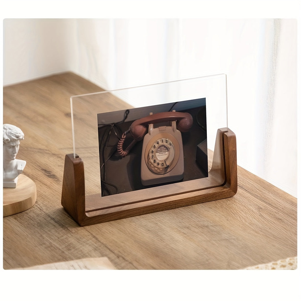 ÉléganceCadre – Luxury Photo Frame of Wood and Acrylic with Modern U-Shape