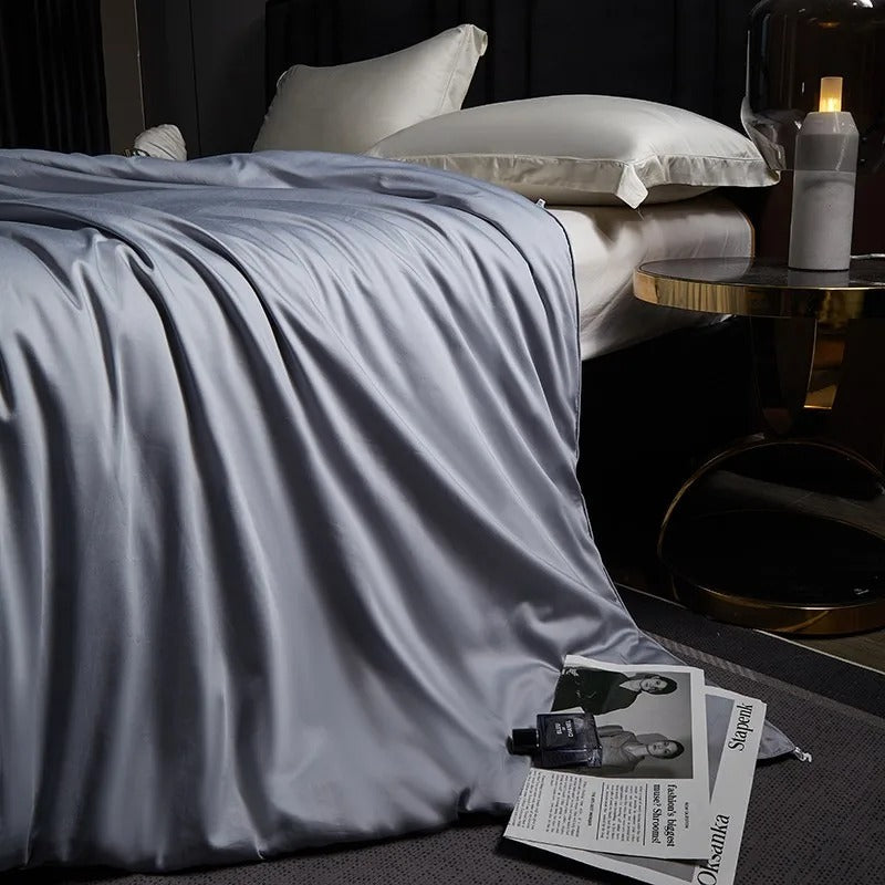 Seda – Luxe Mulberry Silk Duvet with Egyptian Cotton Cover (All-Season Comfort)