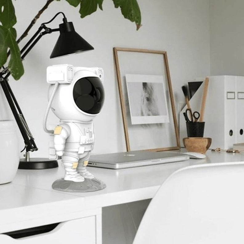 CosmoVoyager – Astronaut Galaxy Projector with Adjustable Nebula Colors
