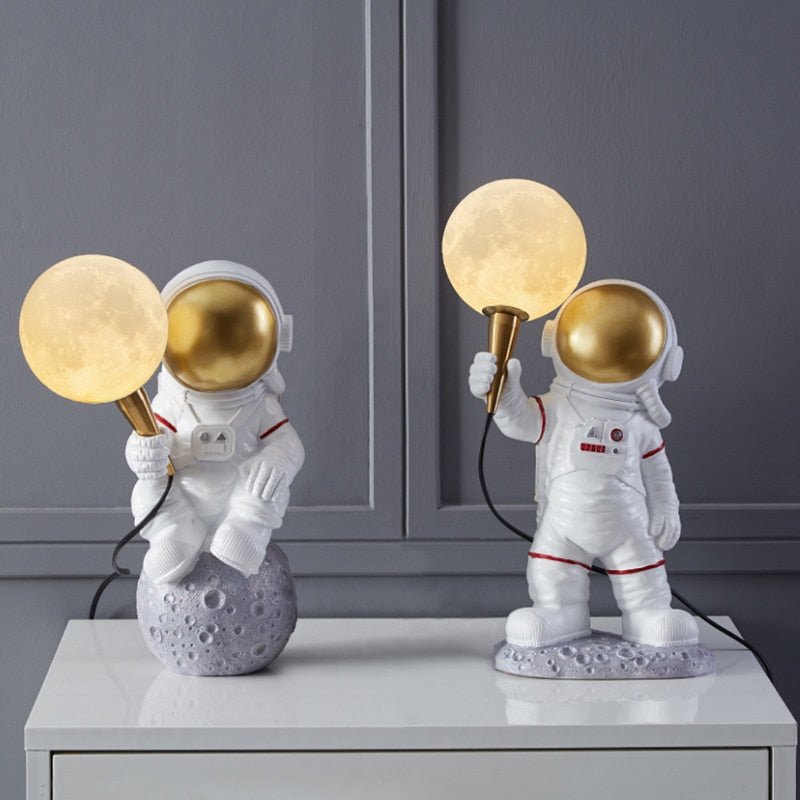 AstroGlow – Luxury Astronaut Table Lamp with Cosmic Elegance