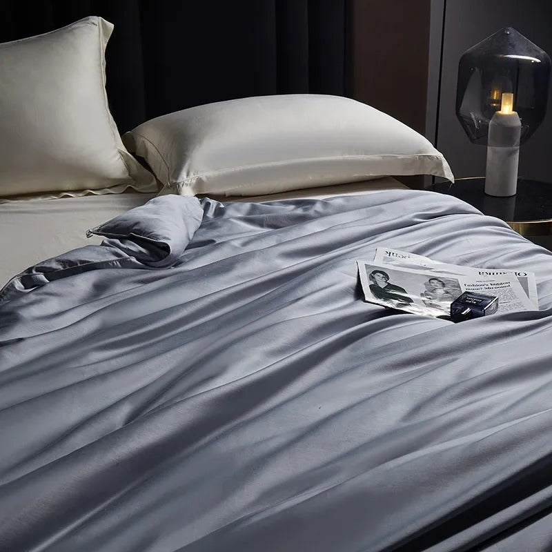 Seda – Luxe Mulberry Silk Duvet with Egyptian Cotton Cover (All-Season Comfort)