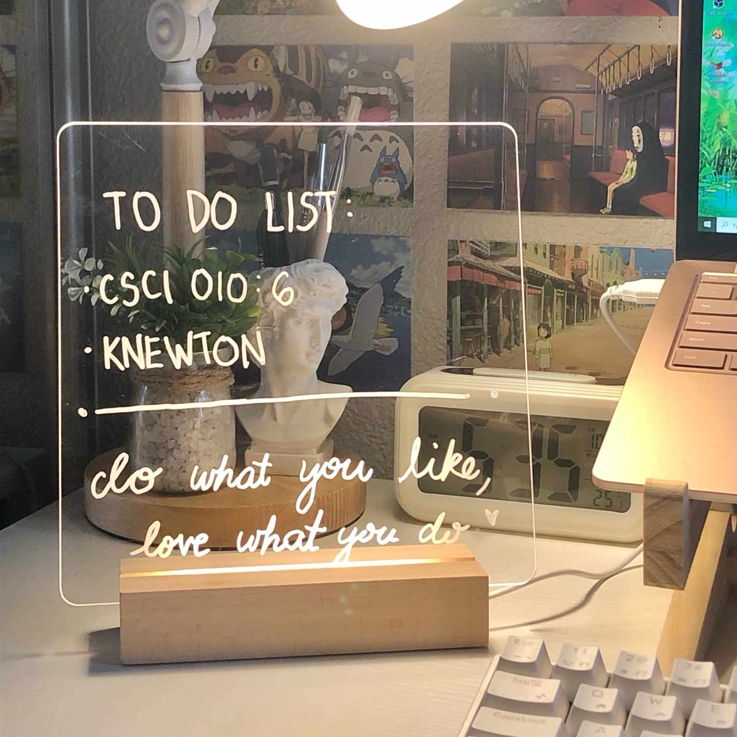 MemoGlow – Stijlvolle Acryl Notitiebord met Houten Standaard