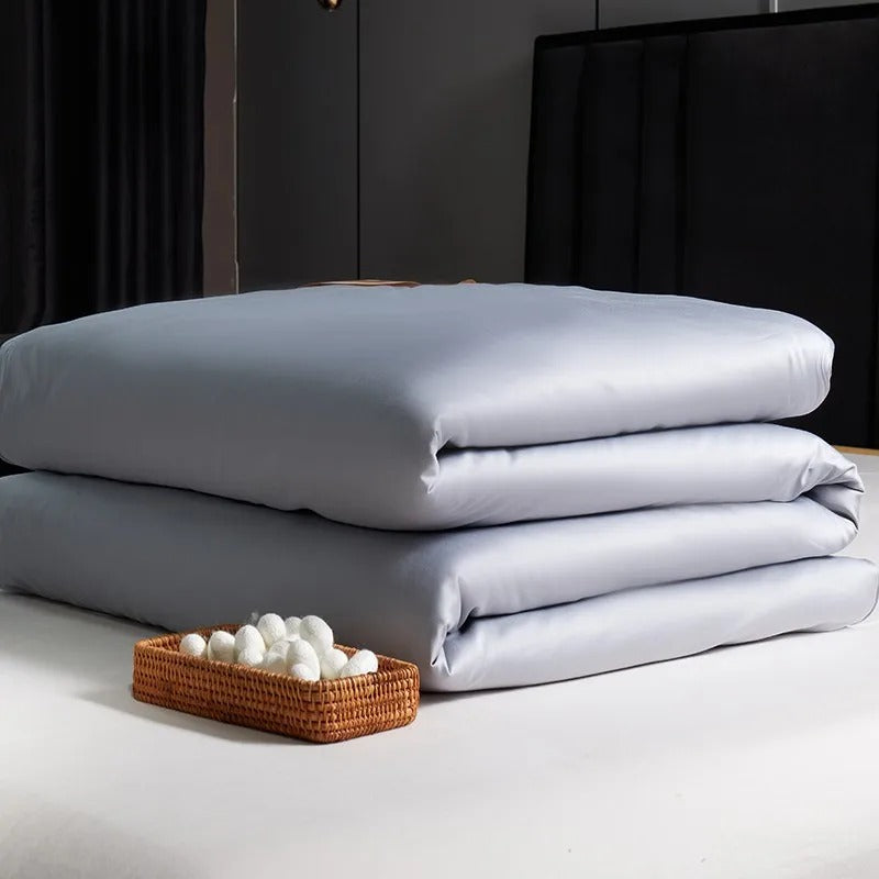 Seda – Luxe Mulberry Silk Duvet with Egyptian Cotton Cover (All-Season Comfort)