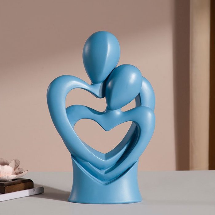 LoveriQ – Elegant Abstract Sculpture with Timeless Charm