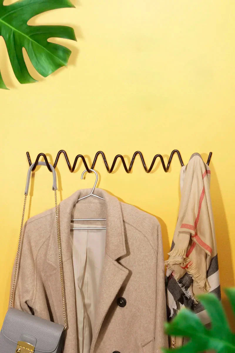 LineaLoop – Modern Metal Wall Coat Rack with Elegant Design