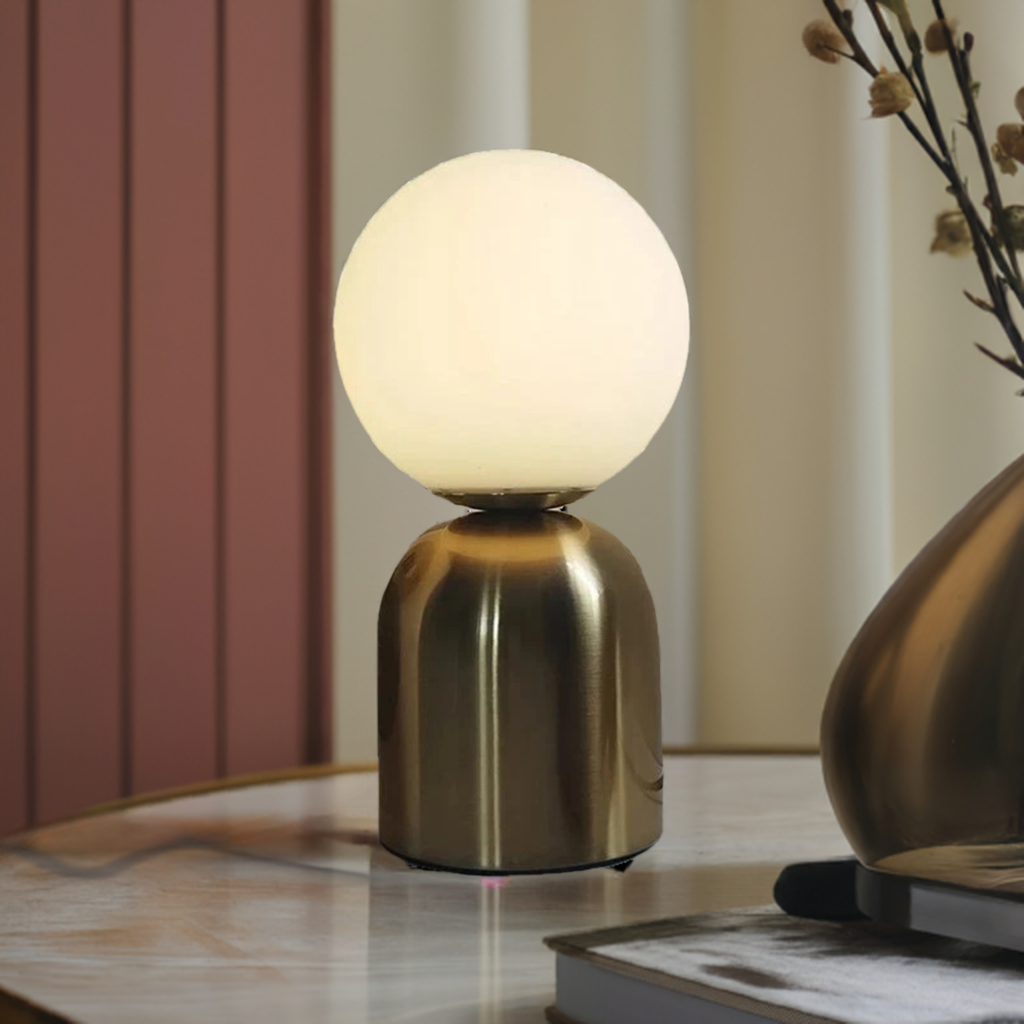 NordLume – Stylish Iron Table Lamp for a Timeless Interior