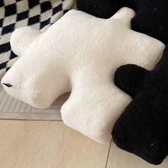 PuzzleComfort – Luxury Plush Cushion with Playful Design