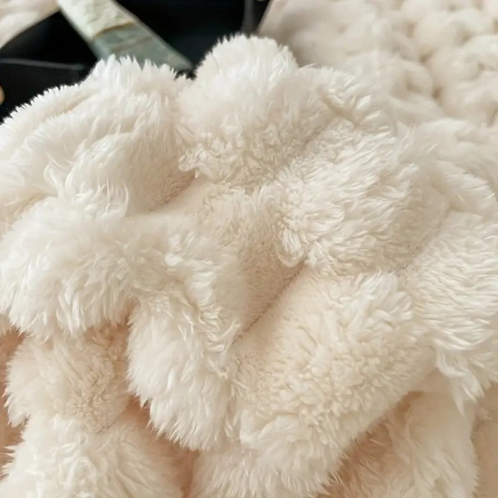 LuxeHaven – Ultimate Soft Sherpa Fleece Blanket for Pure Relaxation