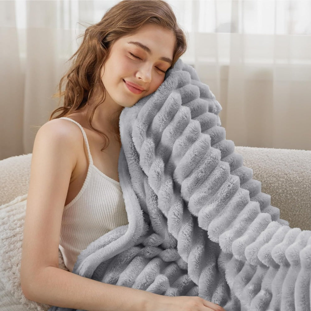 CozyLuxe – Ultra-Soft Ribbed Blanket for Warmth and Comfort