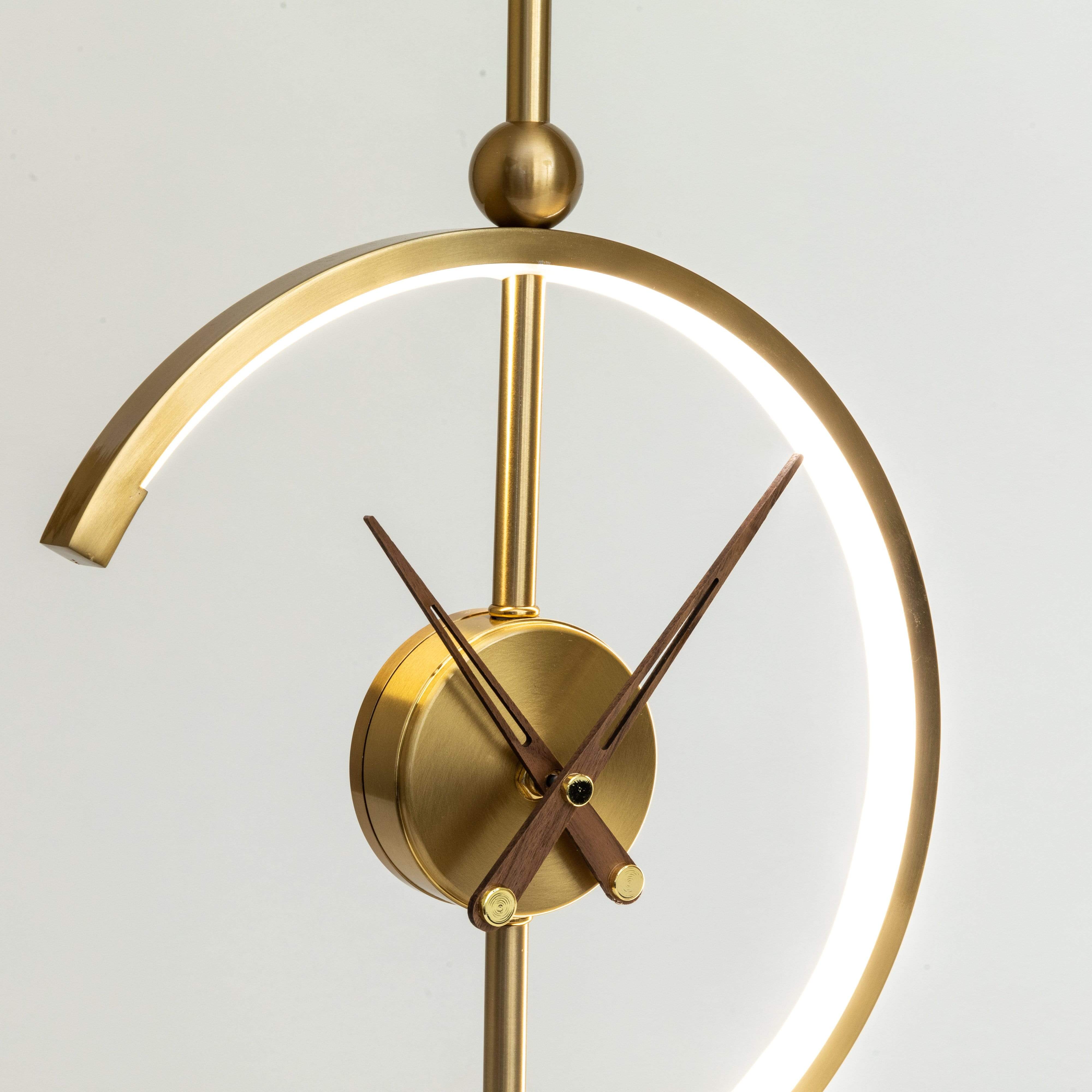 NagoyaLight – Luxury Lamp Clock with Wireless Charger