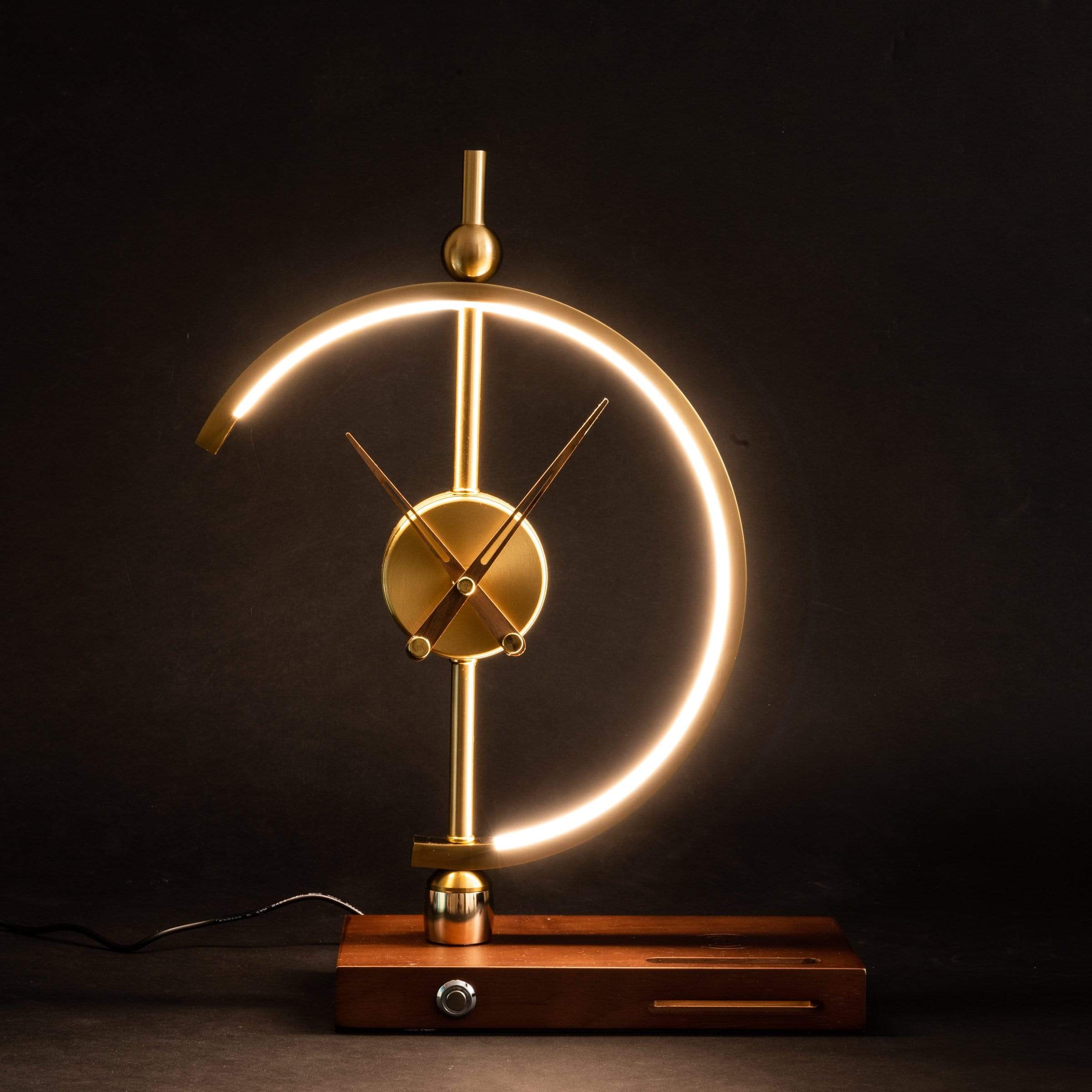 NagoyaLight – Luxury Lamp Clock with Wireless Charger