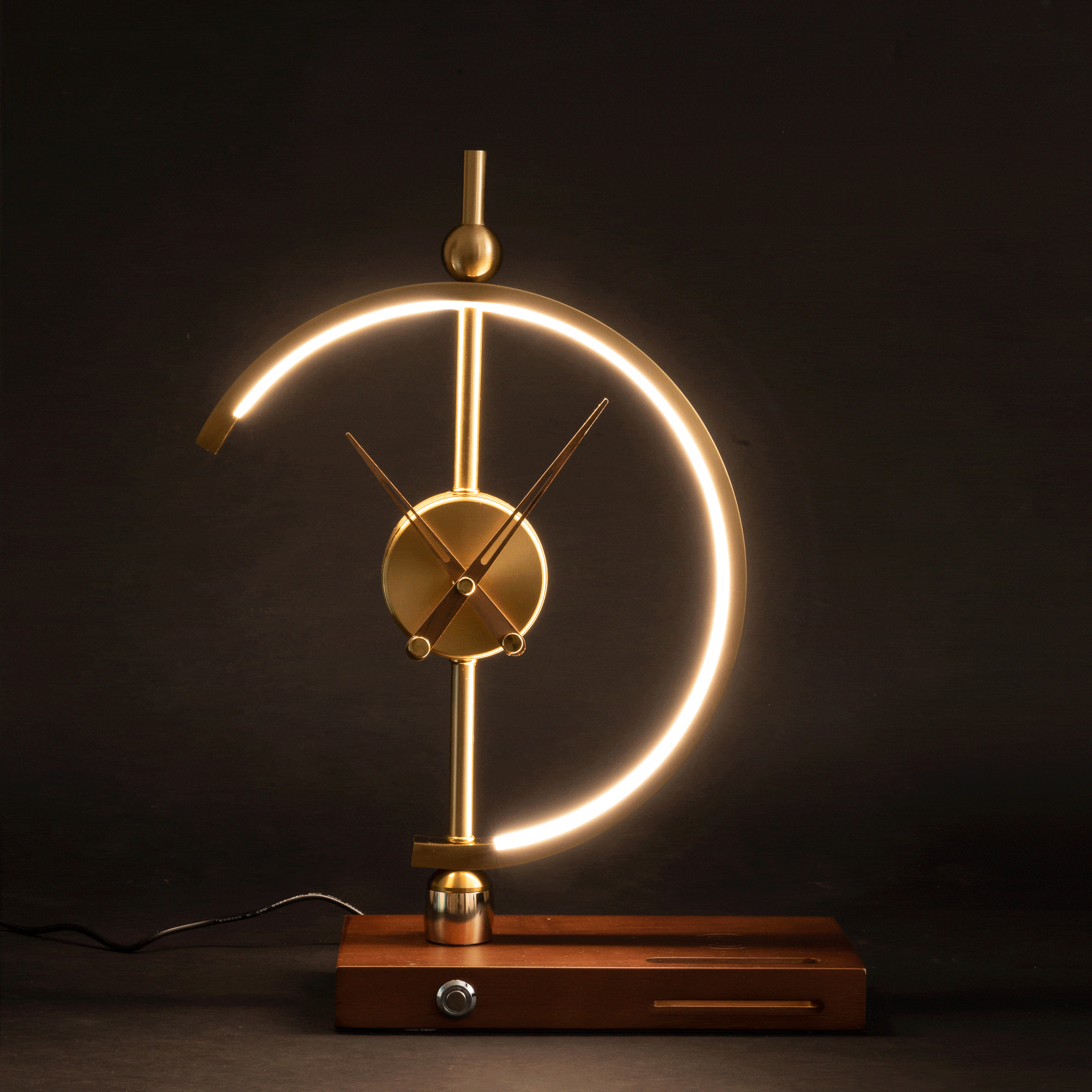 NagoyaLight – Luxury Lamp Clock with Wireless Charger