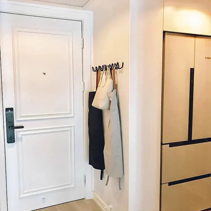 LineaForm Elegant Metal Wall Hook – Minimalist Luxury for a Stylish Interior