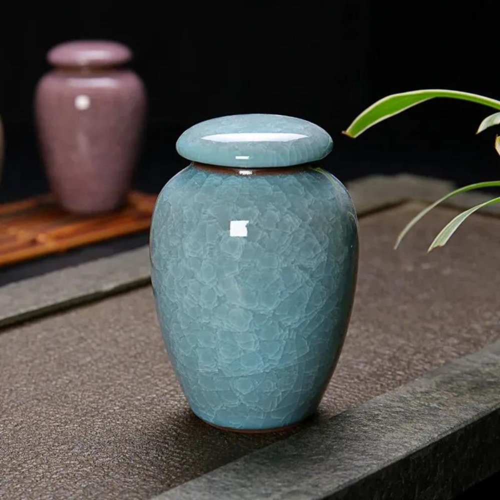 EternaSoul Hand-Painted Ceramic Pet Urn – Timeless Keepsake with Elegant Appearance