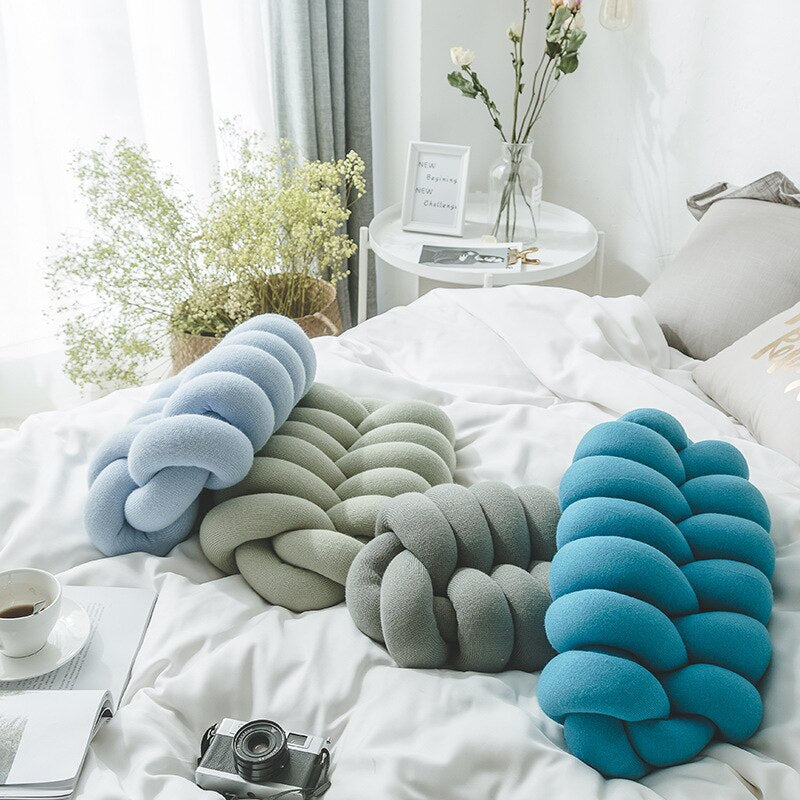 KnotLuxe – Handgeknoopte Decoratieve Knoopkussen met Moderne Uitstraling