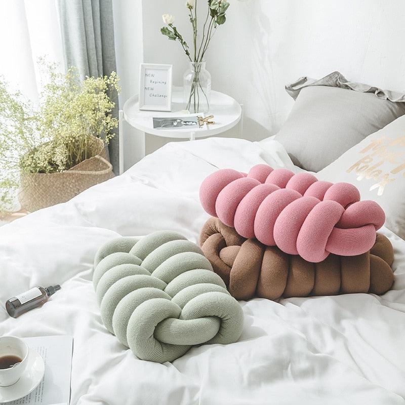 KnotLuxe – Handgeknoopte Decoratieve Knoopkussen met Moderne Uitstraling