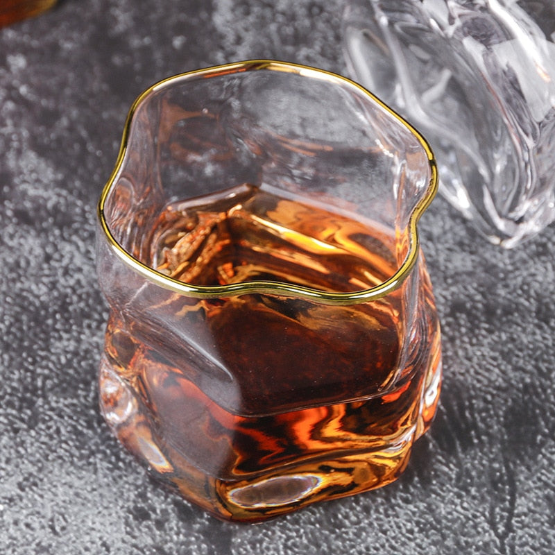VerreLuxe – Exquise Whiskyglazenset met Dynamisch Vervormd Design