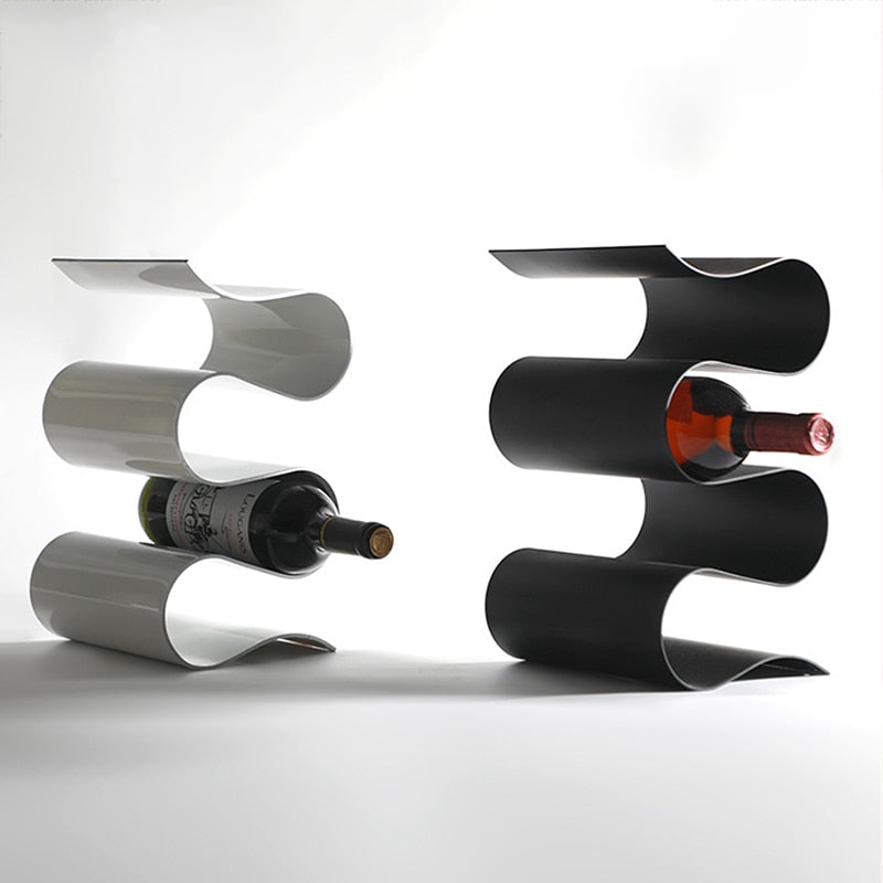 VinoFlow – Stylish Metal Wine Rack with Elegant Wavy Design for 4 Bottles