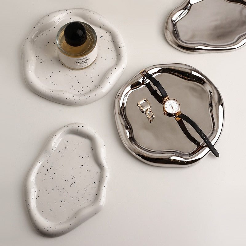LustraTray – Shiny Ceramic Bowl with Unique Design