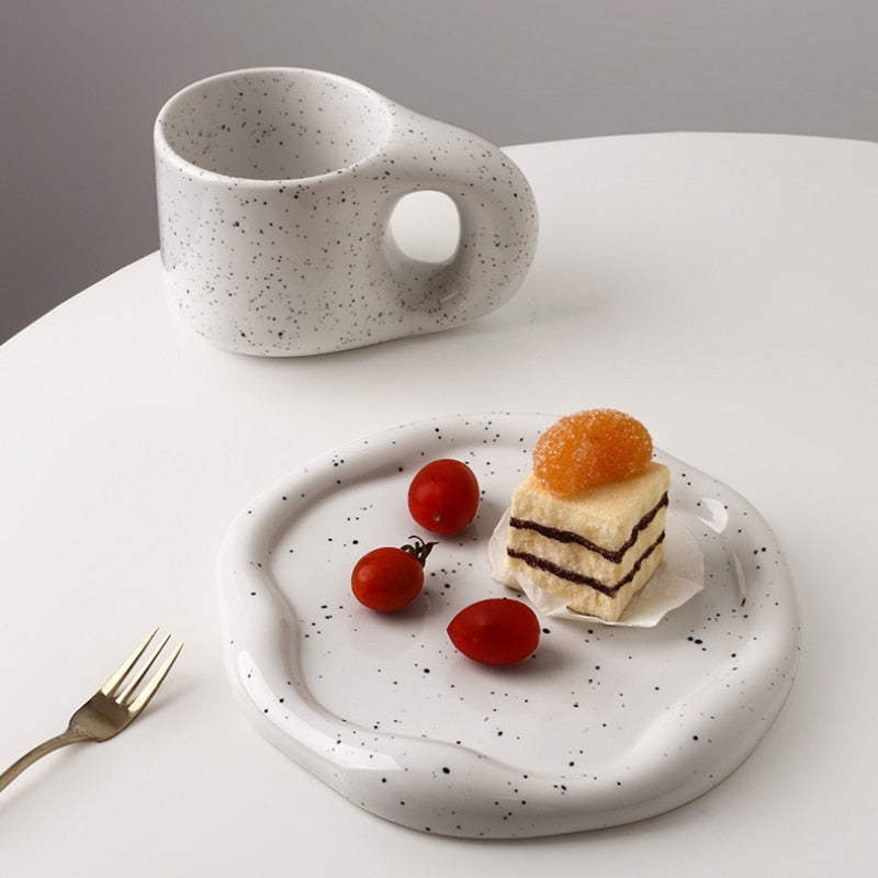 LustraTray – Shiny Ceramic Bowl with Unique Design