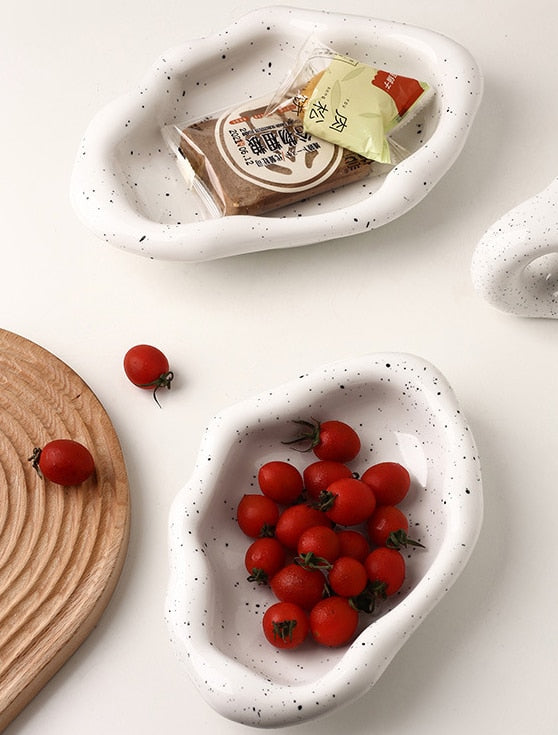 LustraTray – Shiny Ceramic Bowl with Unique Design