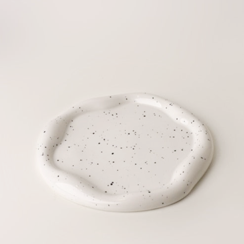 LustraTray – Shiny Ceramic Bowl with Unique Design