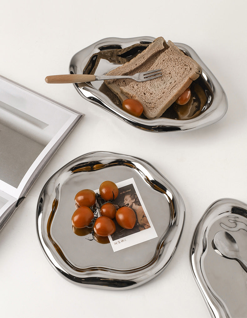 LustraTray – Shiny Ceramic Bowl with Unique Design