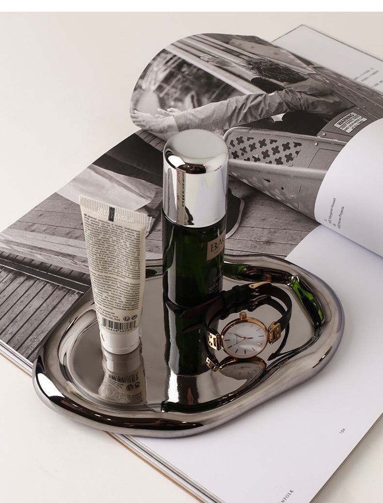 LustraTray – Shiny Ceramic Bowl with Unique Design
