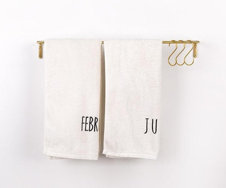 EnzaRail – Elegant Wall Bracket with Gold Finish and S-Hooks
